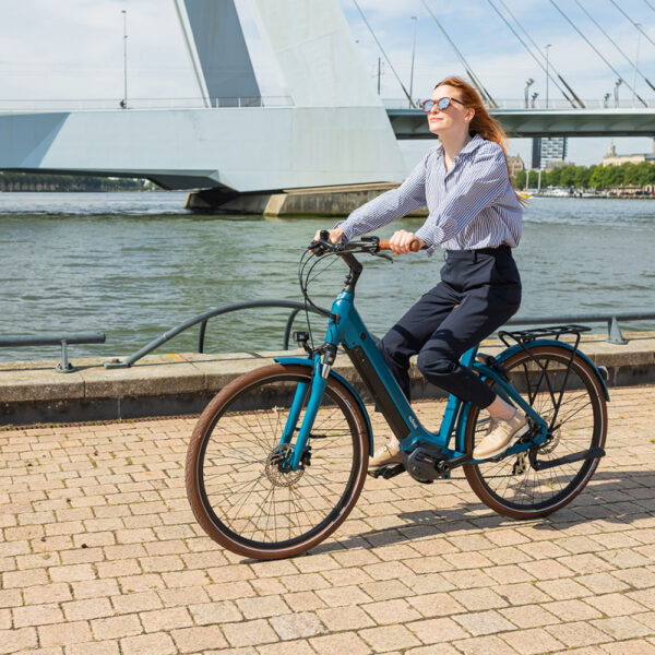 Vélo de ville électrique O2feel iSwan 6 – Image 6