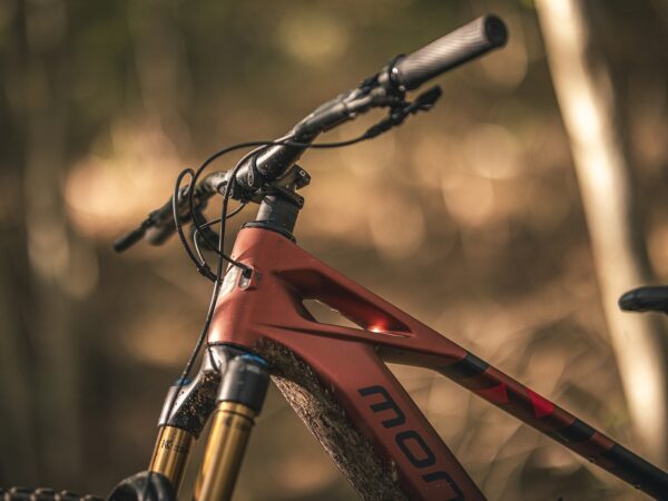 Mondraker Crafty Carbon RR  - VTT électrique carbone 2025 – Image 5