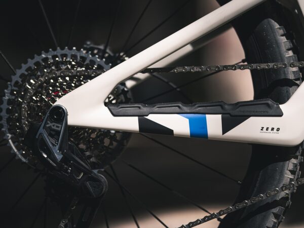 Crafty Carbon RR S - VTT électrique Mondraker 2025 – Image 4