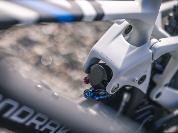 Crafty Carbon RR S - VTT électrique Mondraker 2025 – Image 9